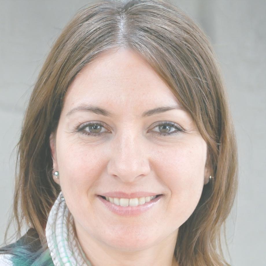 Carmen Ruiz, Especialista en Análisis de Inversiones